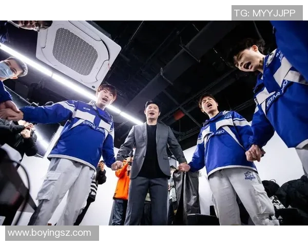 斯达与克里斯的巅峰对决谁能在赛场上笑到最后